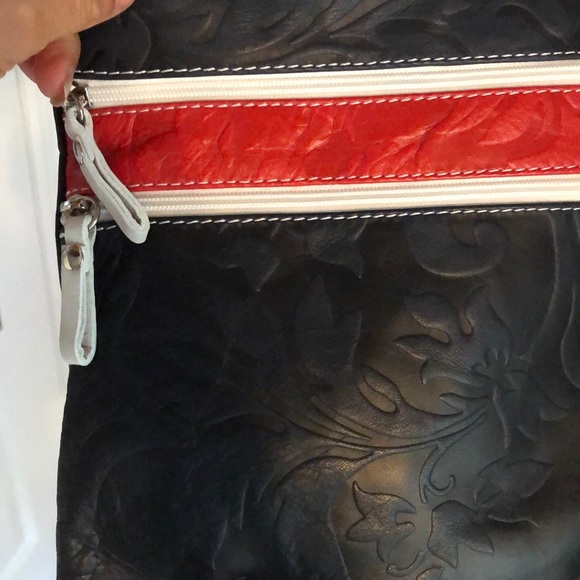 Genuine Italian leather purse - Picture 2 of 3